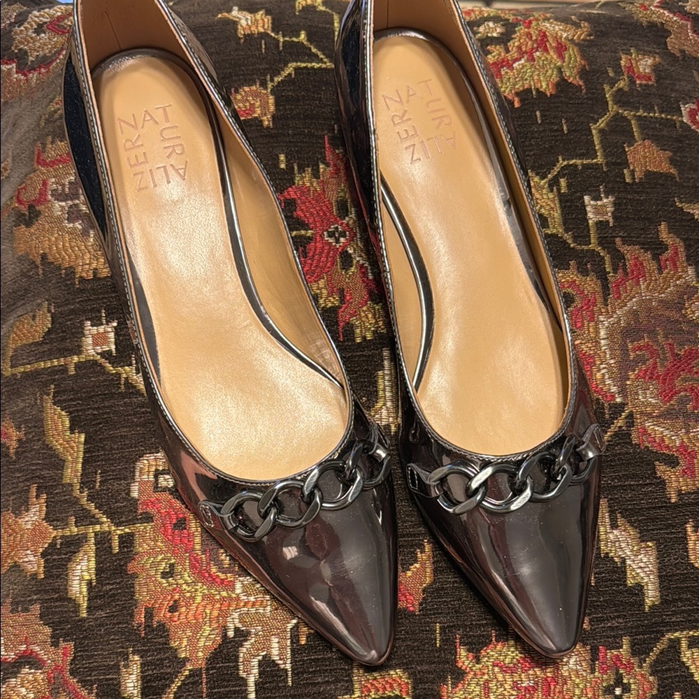 Elegant Black Patent Leather Women's Shoes